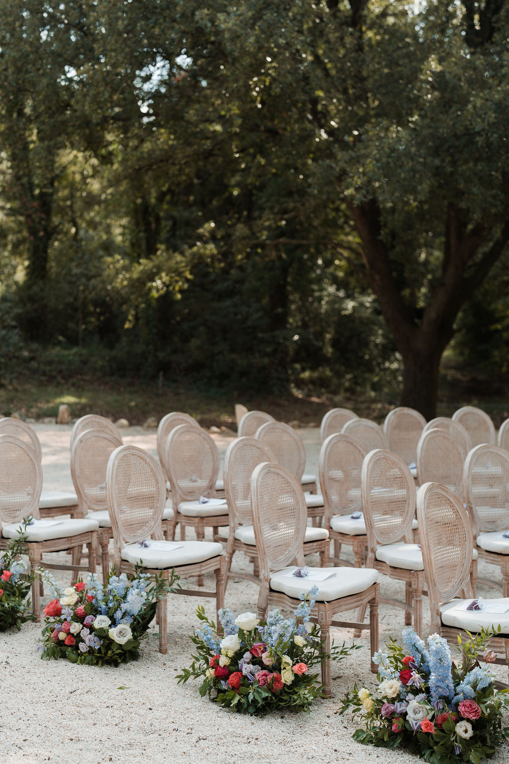 menthe-sauvage-fleuriste-mariage-provence-domaine-de-valbonne-design-floral-luxe-coloré (20)