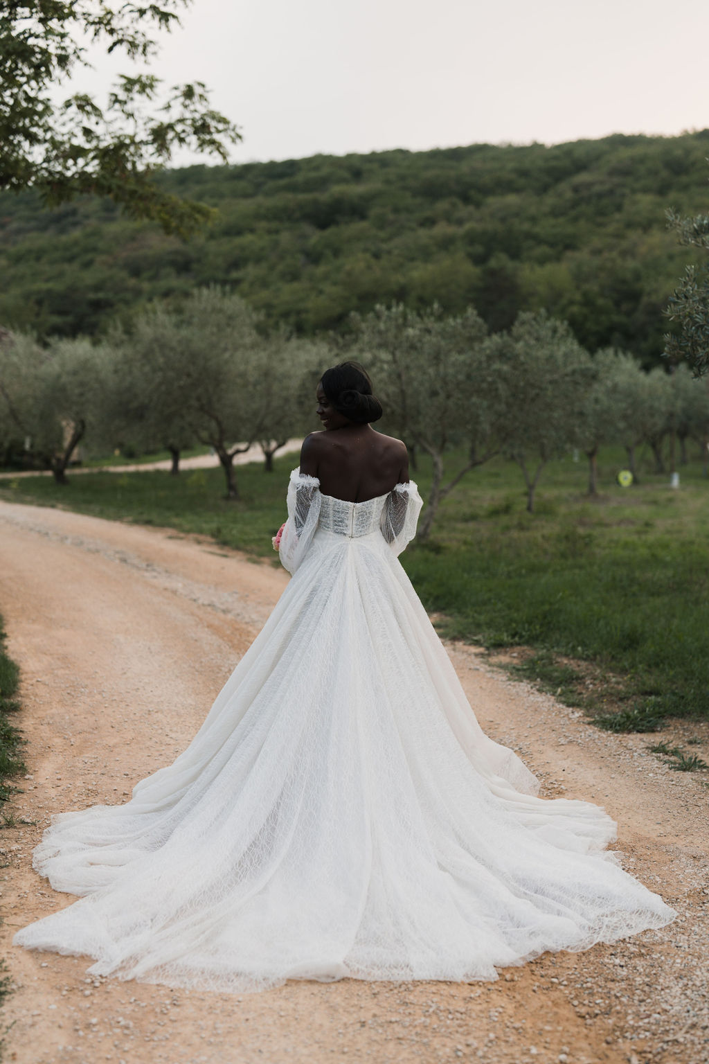 menthe-sauvage-fleuriste-mariage-provence-domaine-de-valbonne-design-floral-luxe-coloré (35)