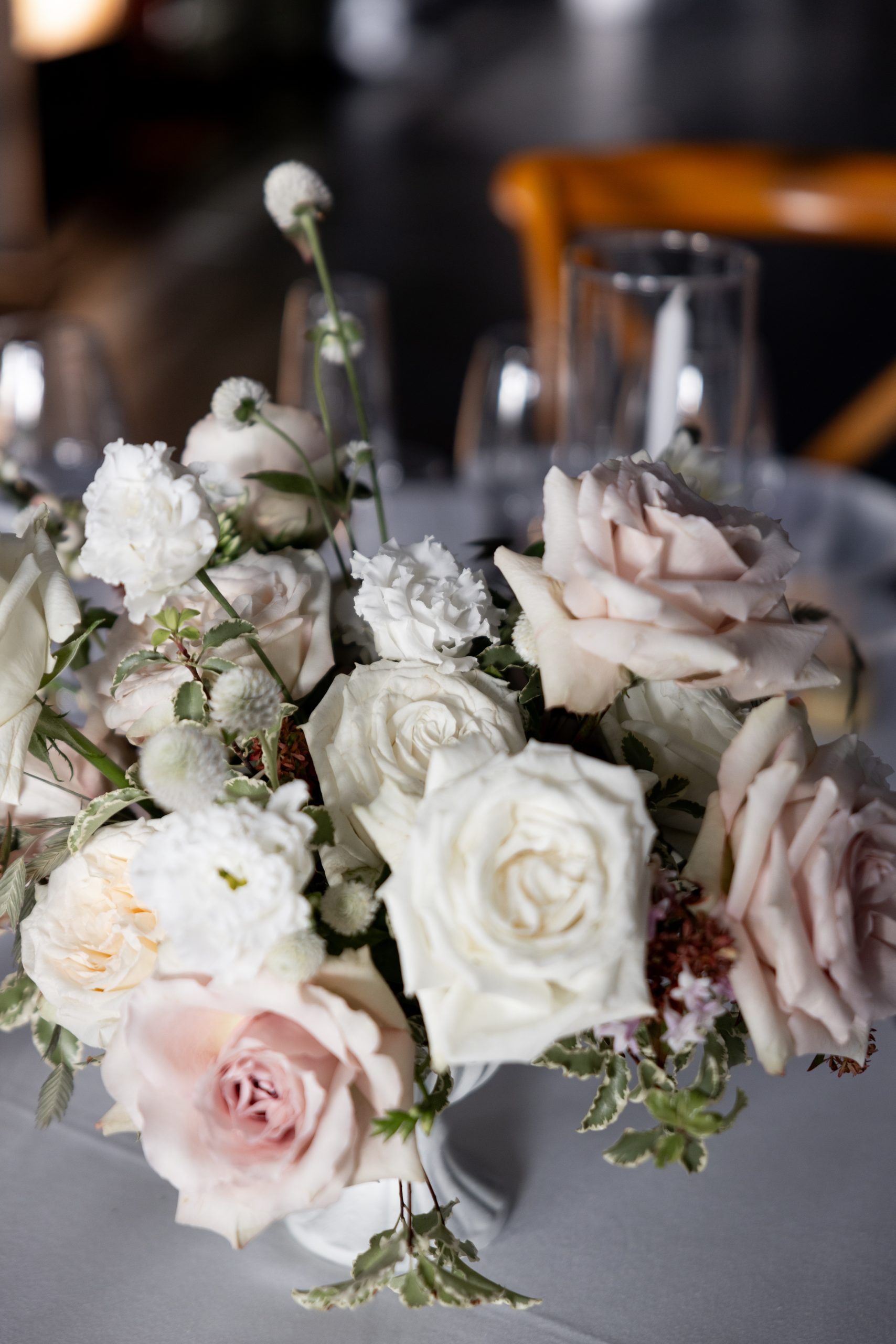 Menthe Sauvage Fleuriste Mariage Lyon Bourgogne Abbaye De Maiziere Luxury Wedding Burgundy (12)