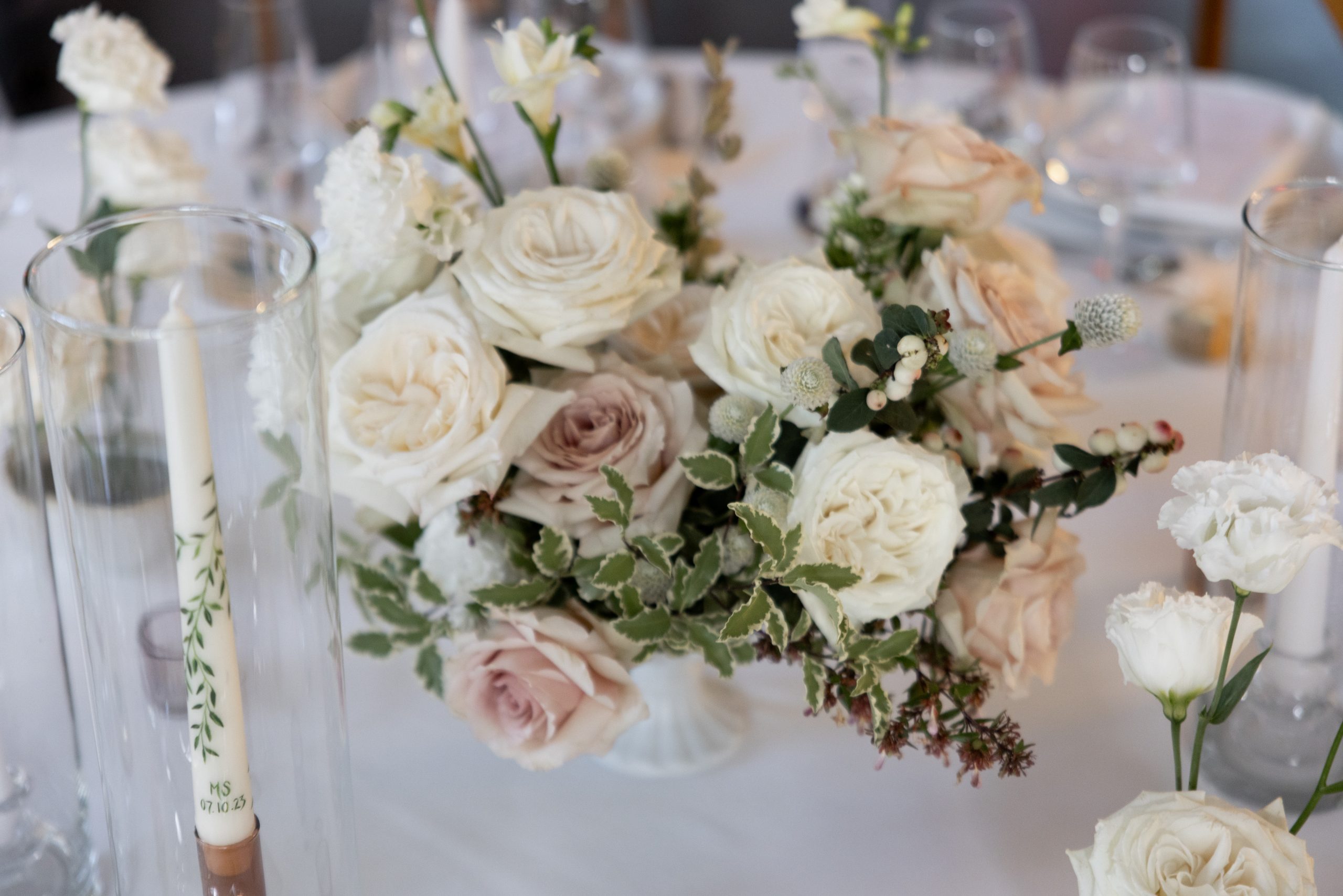 Menthe Sauvage Fleuriste Mariage Lyon Bourgogne Abbaye De Maiziere Luxury Wedding Burgundy (16)