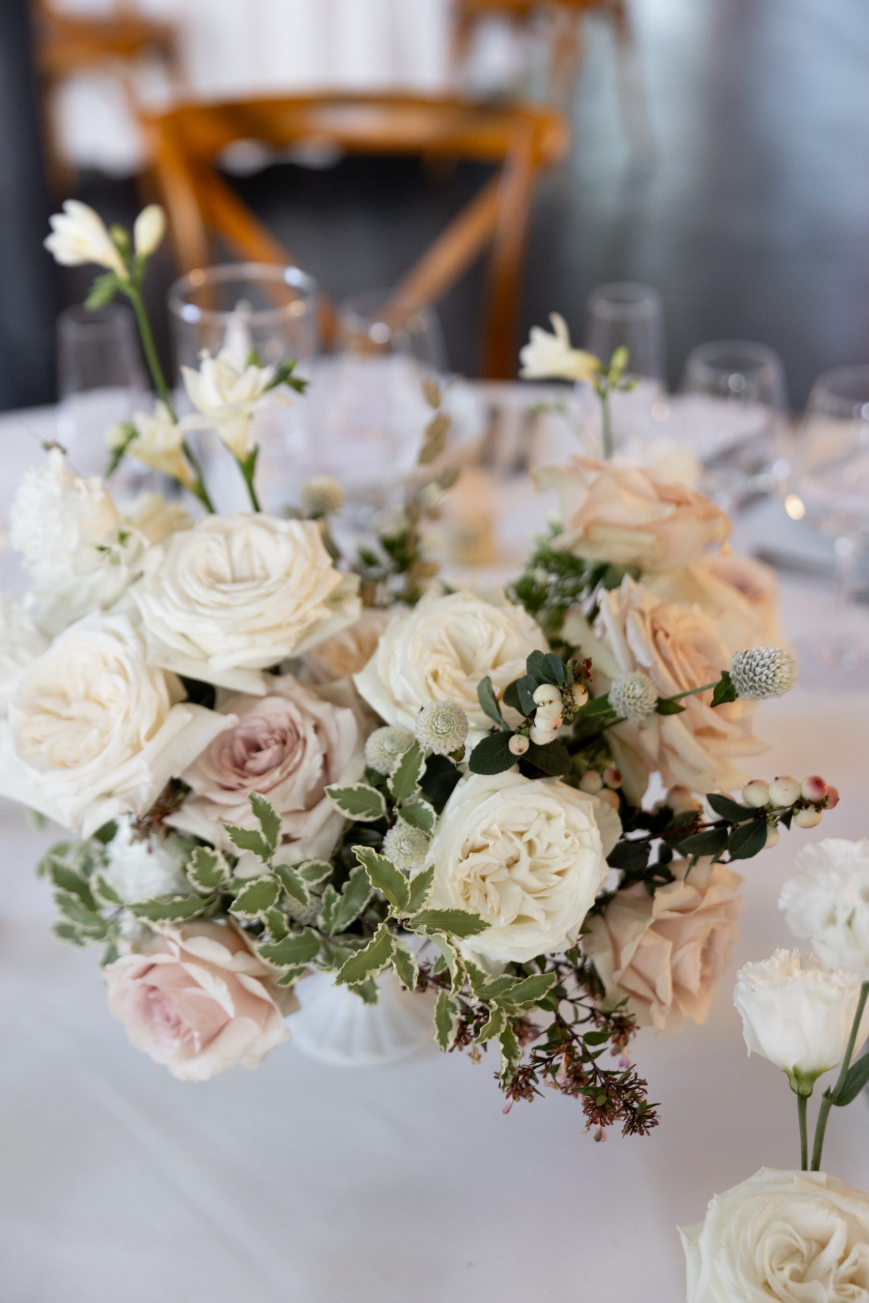 Menthe Sauvage Fleuriste Mariage Lyon Bourgogne Abbaye De Maiziere Luxury Wedding Burgundy (17)