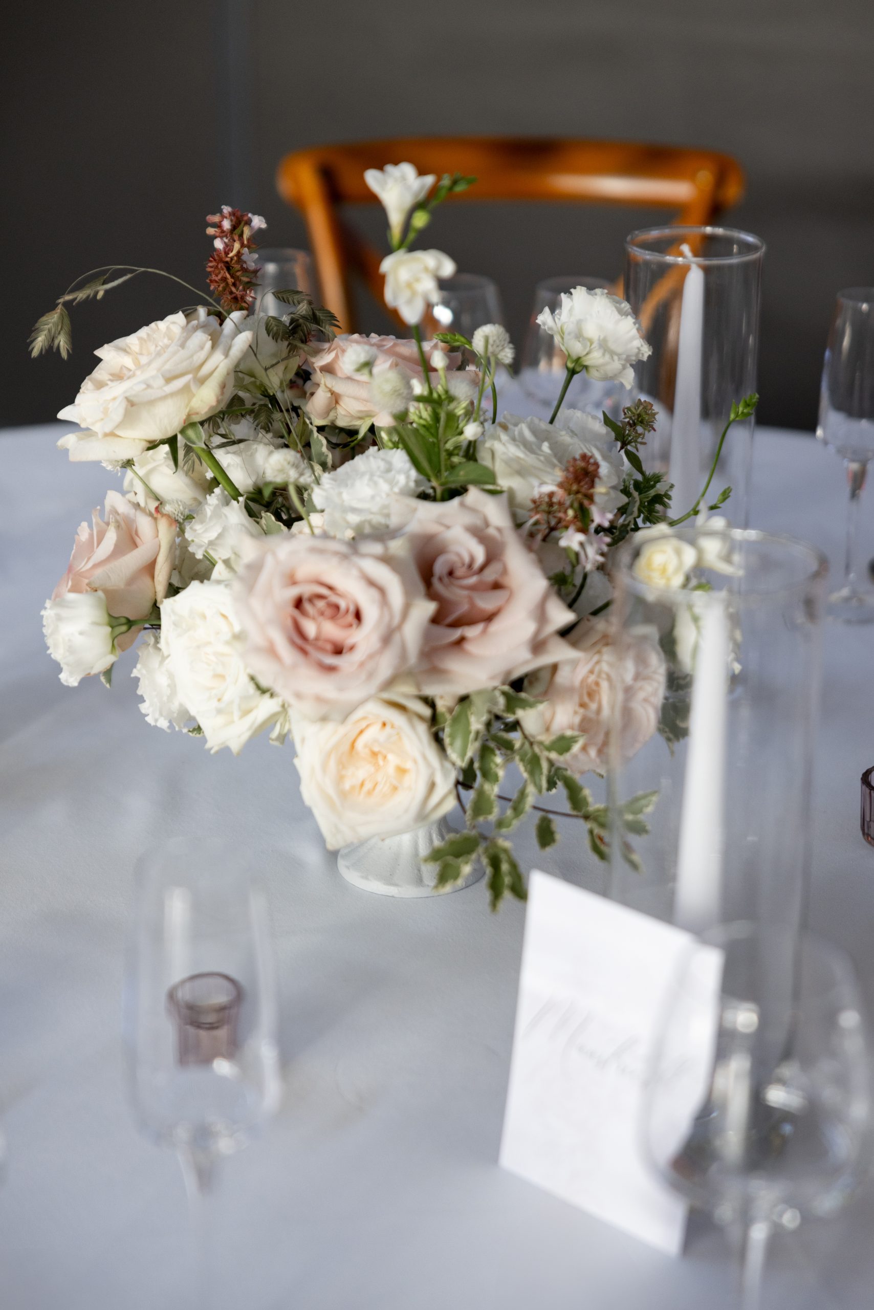 Menthe Sauvage Fleuriste Mariage Lyon Bourgogne Abbaye De Maiziere Luxury Wedding Burgundy (20)