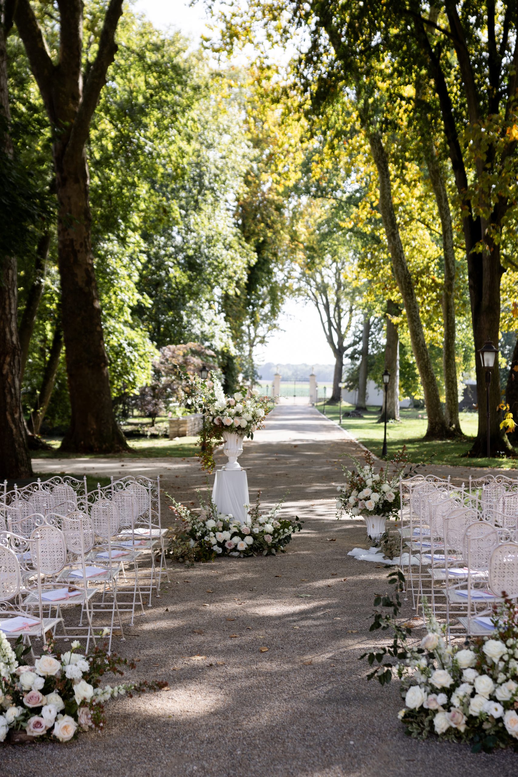 Menthe Sauvage Fleuriste Mariage Lyon Bourgogne Abbaye De Maiziere Luxury Wedding Burgundy (40)