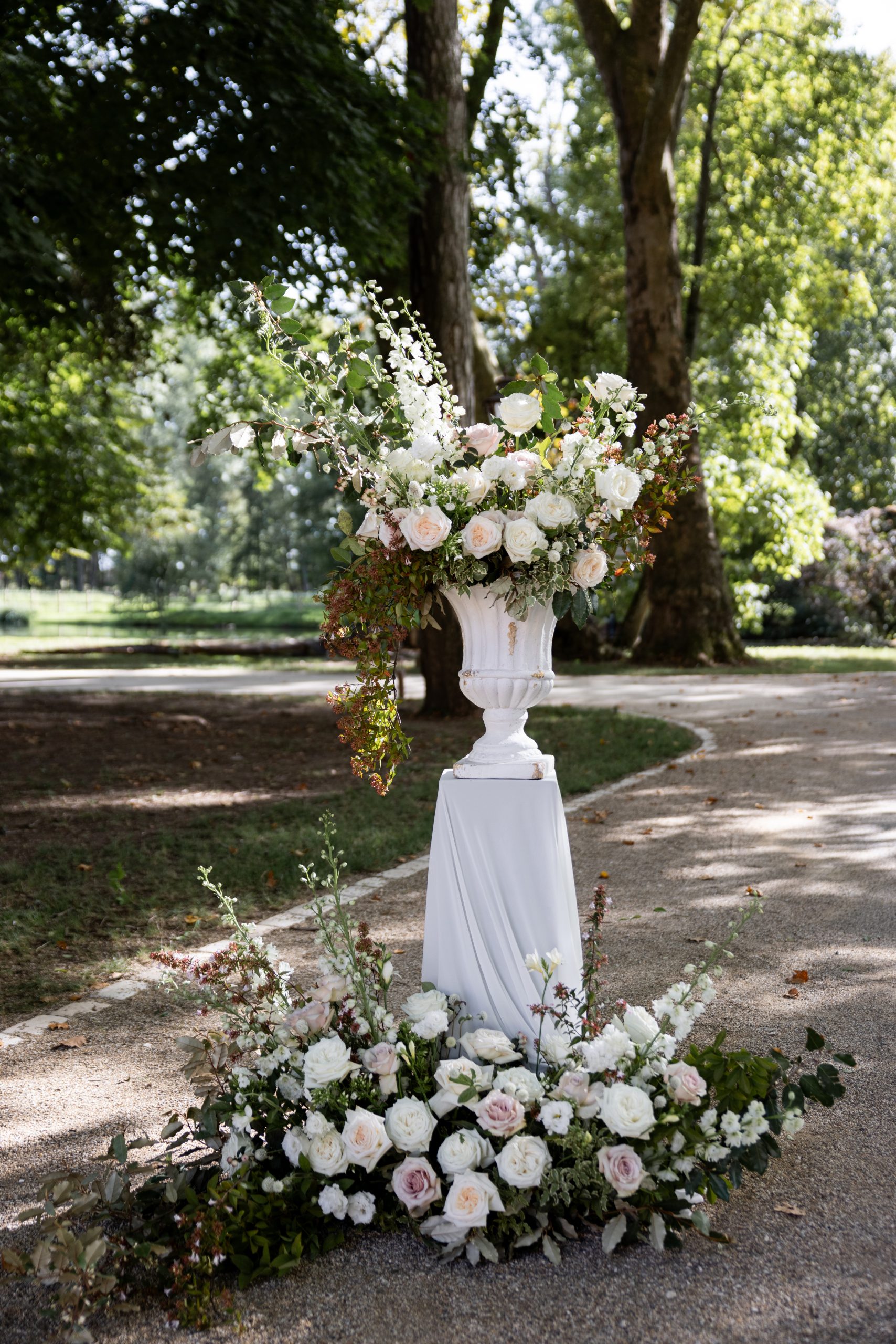 Menthe Sauvage Fleuriste Mariage Lyon Bourgogne Abbaye De Maiziere Luxury Wedding Burgundy (43)