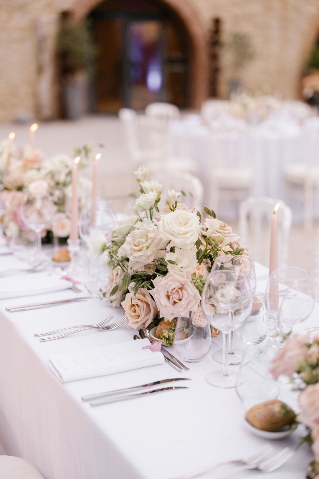 menthe-sauvage-fleuriste-mariage-provence-bourgogne- chateau-des-barrenques-pastel-wedding-luxury(29)