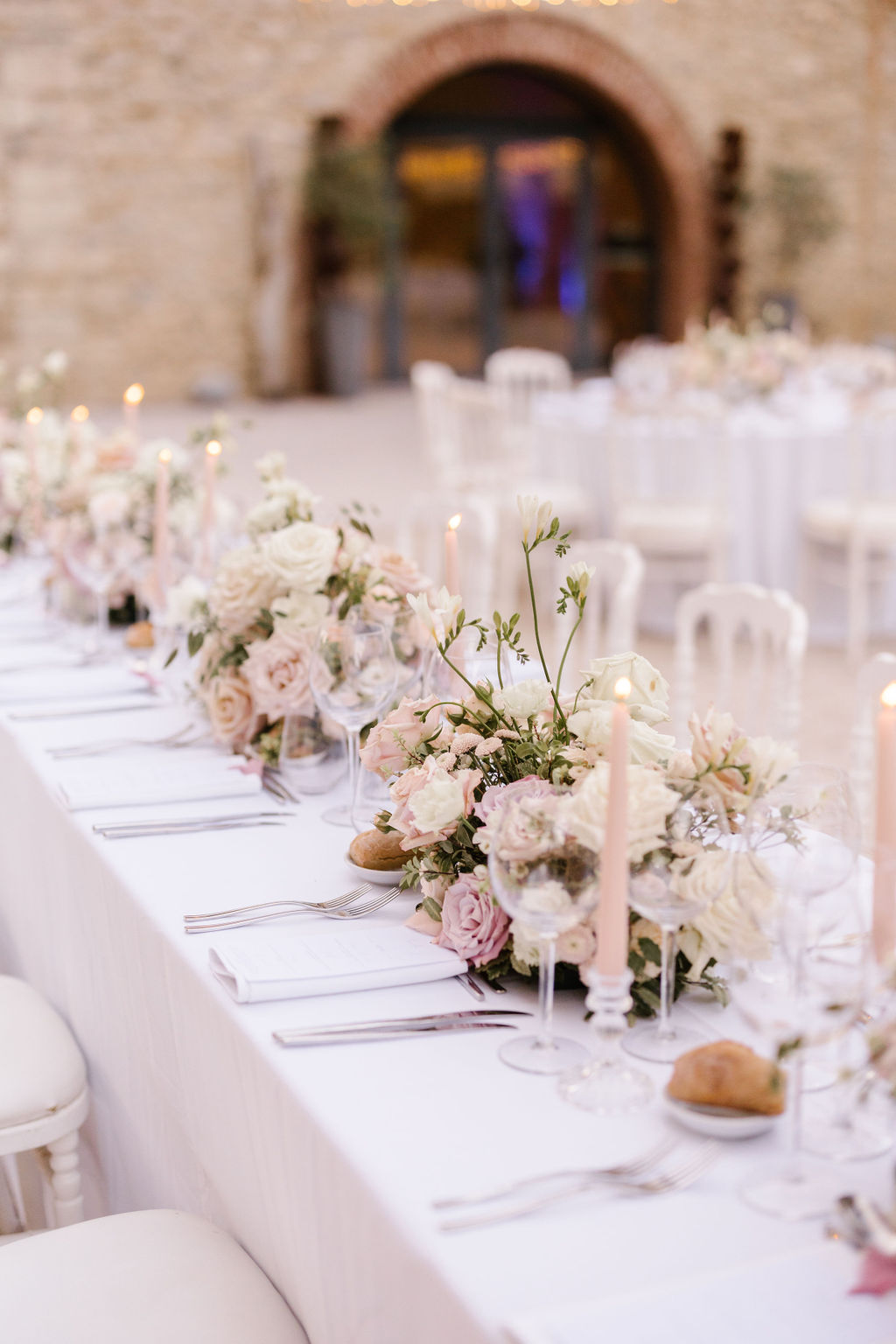 menthe-sauvage-fleuriste-mariage-provence-bourgogne- chateau-des-barrenques-pastel-wedding-luxury(37)